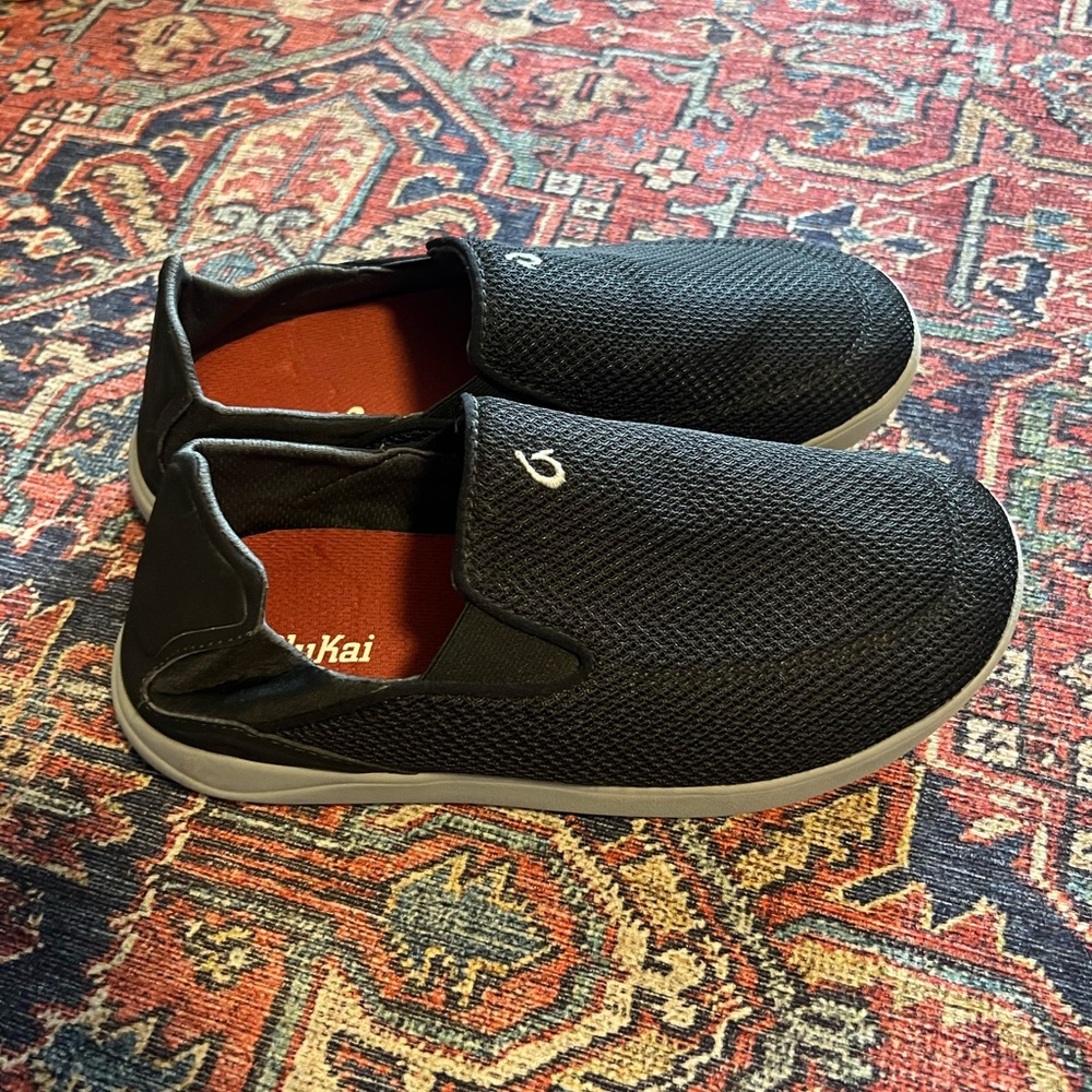 Olukai slip on New